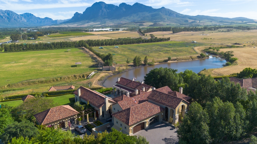 5 Bedroom Property for Sale in Winelands Western Cape